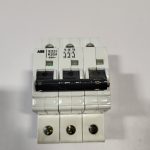 DISJONCTEUR MINIATURE 3P 20A