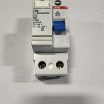 DISJONCTEUR 25A 240V 2P